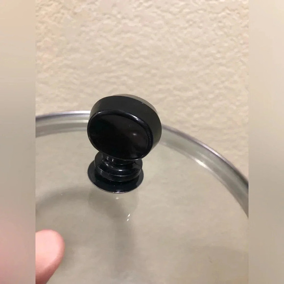 VTG REPLACEMENT LID FOR SMALL SAUCE PAN ABOUT 6.5" ROUND PINCH HANDLE - Picture 3 of 5